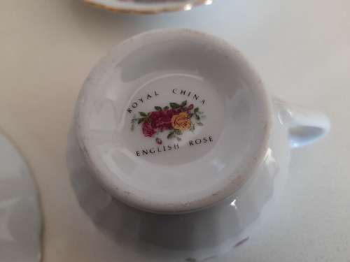 ***HIGH VALUE CHINA**44 PC ROYAL CHINA ENGLISH ROSE, COMPLETE TEA AND DINNER SET,**R15 000***