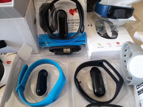 ***SNAP FRI SPECIAL**LIQUIDATION STOCK**BULK LOT OF UNTESTED 3G SMART WATCHES*****