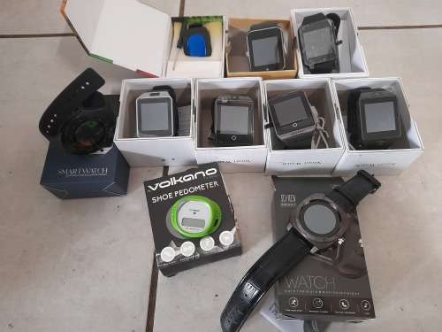 **MONTH END DEAL**LIQUIDATION STOCk*** LOT OF UNTESTED 3G SMART WATCHES***