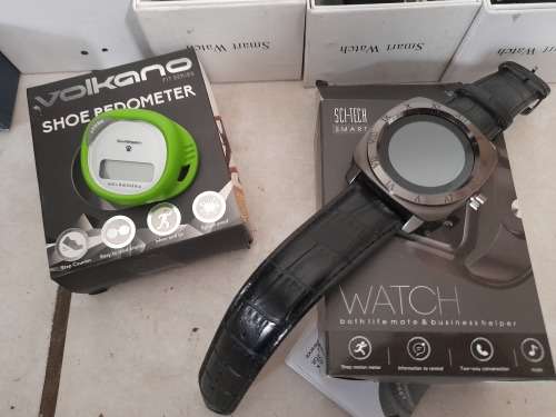 **MONTH END DEAL**LIQUIDATION STOCk*** LOT OF UNTESTED 3G SMART WATCHES***