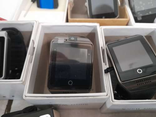 **MONTH END DEAL**LIQUIDATION STOCk*** LOT OF UNTESTED 3G SMART WATCHES***
