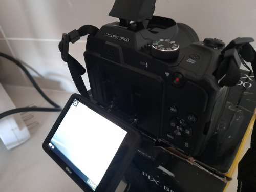 **MONTH END DEAL***DEMO NIKON COOLPIX B500 WITH 16GB CARD, MANUALS ETC IN BOX**R6500****