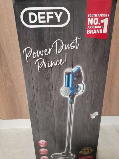 **LIQUIDATION**DEFY POWER DUST PRINCE IN BOX WITH ATTACHMENTS**DOES NOT TURN ON***