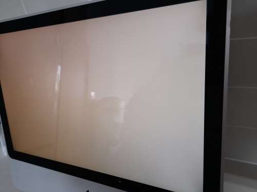 **LIQUIDATION STOCK***APPLE  IMAC A1224A 20 INCH ALL IN 1 DESKTOP PC**SHOWS WHITE SCREEN***