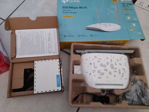 *LAST OF STORE CLEARANCE**BULK LOT OF  ROUTERS, 3G/4G MODEMS**OVER R5000 VALUE**