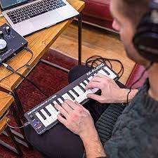 **NEW STOCK***NEW M-AUDIO KEYSTATION MINI 32(MK3) USB POWERED MIDI CONTROLLER IN BOX**