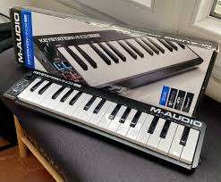 **NEW STOCK***NEW M-AUDIO KEYSTATION MINI 32(MK3) USB POWERED MIDI CONTROLLER IN BOX**