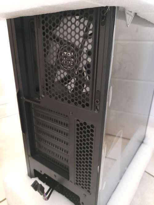 **MONTH END DEAL*****GAMING  MSI MAG Vampiric 100R ATX ARGB Gaming Chassis with fans***in box