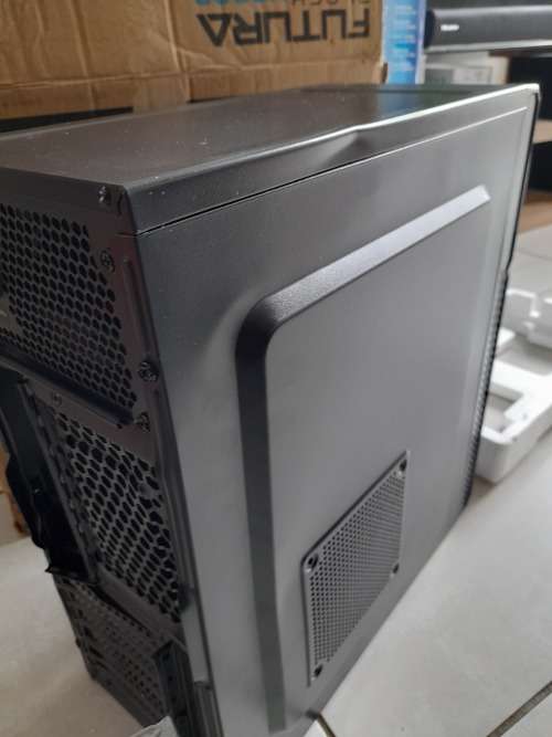 **SPRING SPECIAL**Alcatroz Futura Black N3000 ATX Case with Magnum Pro 225 PSU (Black)**