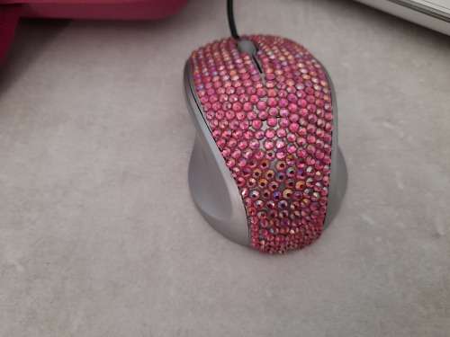 *SPRING SPECIAL*SAMSUNG N210 WHITE NOTEBOOK WITH PINK CARRY BAG, CASING PROTECTOR AND MOUSE***