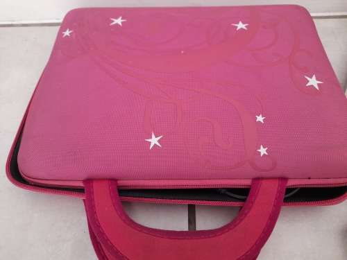 *SPRING SPECIAL*SAMSUNG N210 WHITE NOTEBOOK WITH PINK CARRY BAG, CASING PROTECTOR AND MOUSE***