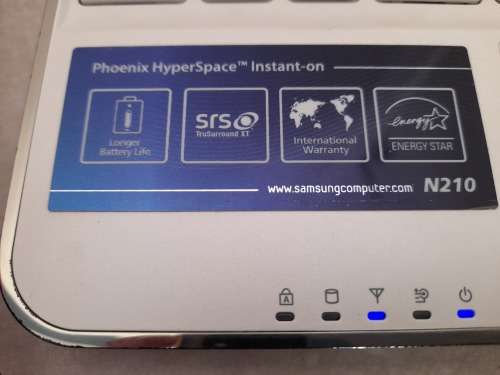 *SPRING SPECIAL*SAMSUNG N210 WHITE NOTEBOOK WITH PINK CARRY BAG, CASING PROTECTOR AND MOUSE***