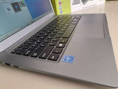 *WOW COMBO PACKAGE DEAL*New Point of View Laptop in box with Free Wireless Mouse, Bag,Headset*R5000