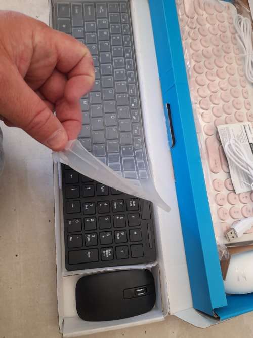 *LATE ENTRY**LOT OF 3 BRAND NEW AWESOME WIRED/WIRELESS KEYBOARDS AND MOUSE**ONE BID FOR ALL**