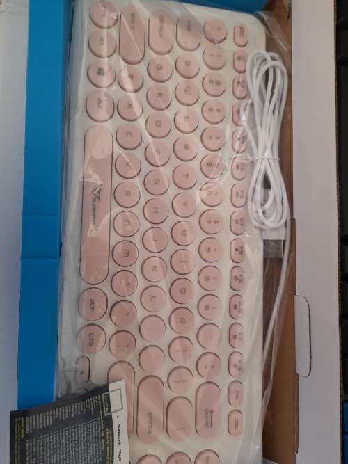 *LATE ENTRY**LOT OF 3 BRAND NEW AWESOME WIRED/WIRELESS KEYBOARDS AND MOUSE**ONE BID FOR ALL**