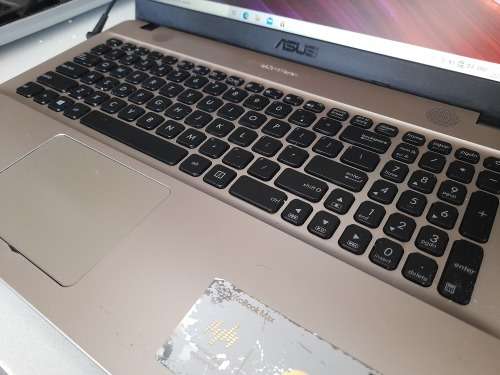 *PRE SUMMER DEAL***ASUS VIVOBOOK MAX F541N WITH CHARGER AND  FREE LAPTOP BAG***