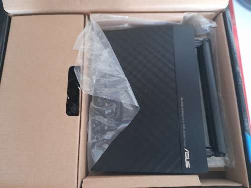 *SNAP FRI DEAL*BULK LOT OF NEW ROUTERS,RANGE EXTENDERS, 4G MODEM ETC**OVER R3000 VALUE**