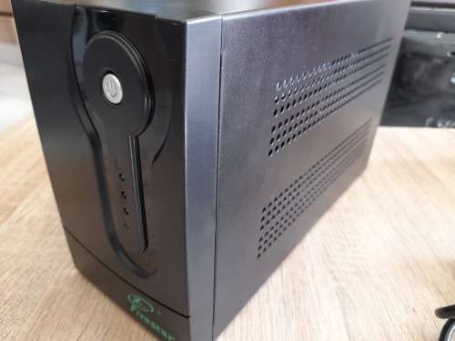 **CRAZY SPECIAL***BRAND NEW FIVESTAR 1000VA UPS IN BOX WITH CABLES*****R1300