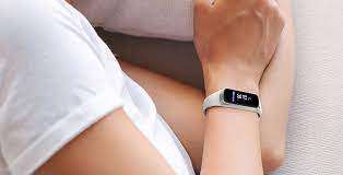 *YOUR CHRISTMAS PRESENT*Samsung Galaxy Gear Fit Silver SM-R370NZSAXFA(WHITE/SILVER) *R2999 IN STORE*