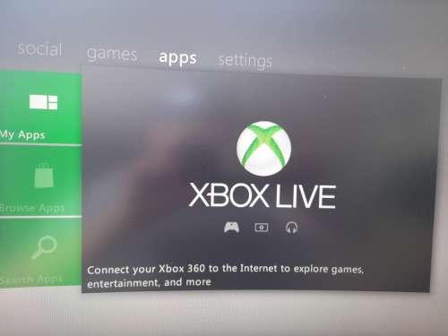 ***MONTH END DEAL**XBOX 360 WITH ONE GAME, NEW XBOX HEADSET REMOTE, POWER SUPPLY, HDMI CABLE****