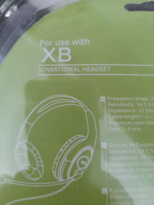 ***MONTH END DEAL**XBOX 360 WITH ONE GAME, NEW XBOX HEADSET REMOTE, POWER SUPPLY, HDMI CABLE****