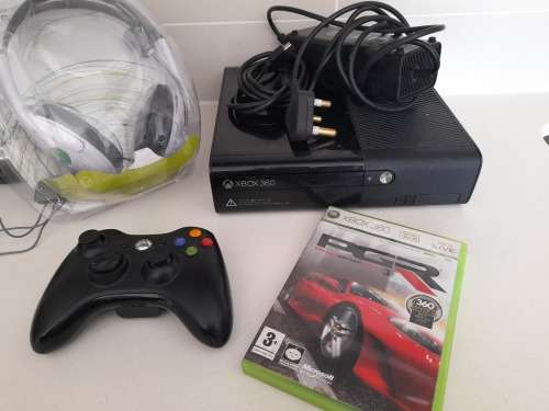 ***MONTH END DEAL**XBOX 360 WITH ONE GAME, NEW XBOX HEADSET REMOTE, POWER SUPPLY, HDMI CABLE****