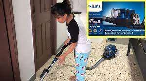 *CRAZY CHRISTMAS DEAL**BRAND NEW PHILLIPS BAGLESS POWER PRO COMPACT VACUUM*R2500 IN STORE***