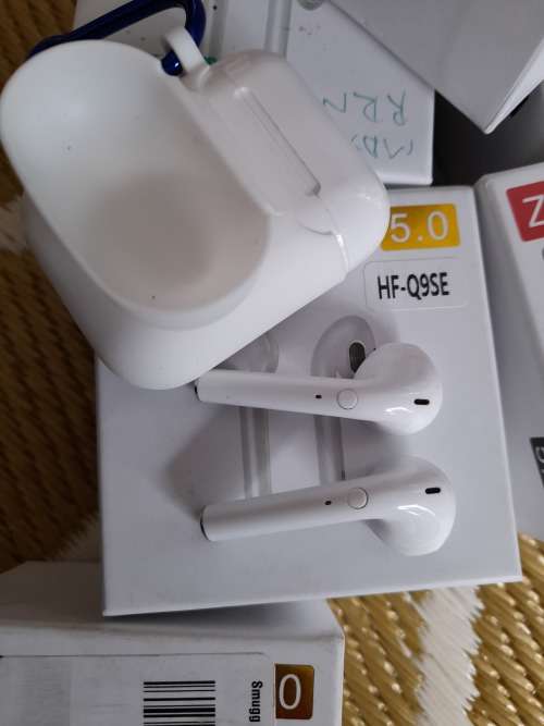 * STOCK CLEARANCE**BULK LOT OF 7 BLUETOOTH AIR BUDS, IN BOX WITH POWE SUPPLY**UNTESTED*R99 FREIGHT**