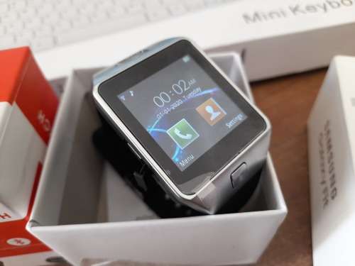 **LOT OF ELECTRONICS**INCL: SAMSUNG GALAXY FIT(FAULTY), FOYU SMART WATCH(NEW)MINI KEYBOARD(NEW)