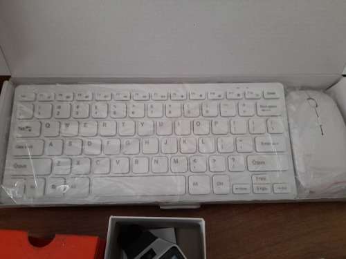 **LOT OF ELECTRONICS**INCL: SAMSUNG GALAXY FIT(FAULTY), FOYU SMART WATCH(NEW)MINI KEYBOARD(NEW)