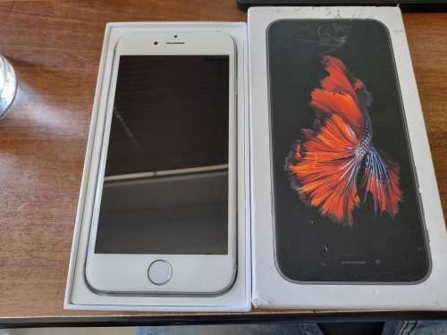 *LIQUIDATION STOCK*WHITE APPLE IPHONE 6S IN BOX WITH CHARGER*DOES NOT TURN ON*EXCELLENT CONDITION**