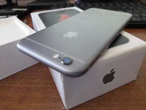 *LIQUIDATION STOCK*WHITE APPLE IPHONE 6S IN BOX WITH CHARGER*DOES NOT TURN ON*EXCELLENT CONDITION**