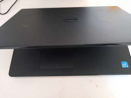 *DELL INSPIRON 15 LAPTOP*LOOKS LIKE NEW WITH CHARGER*POWERS ON ,BLANK SCREEN*