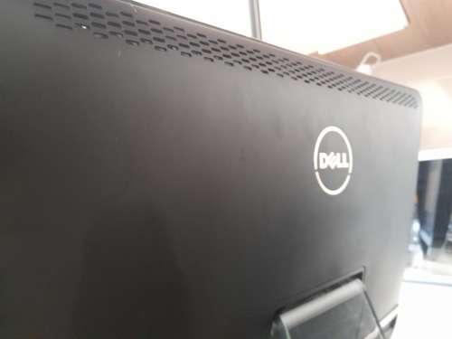 **LIQUIDATION STOCK**DELL INSPIRON ONE 2205, 21INCH ALL IN ONE DESKTOP WITH KEYBOARD AND MOUSE*