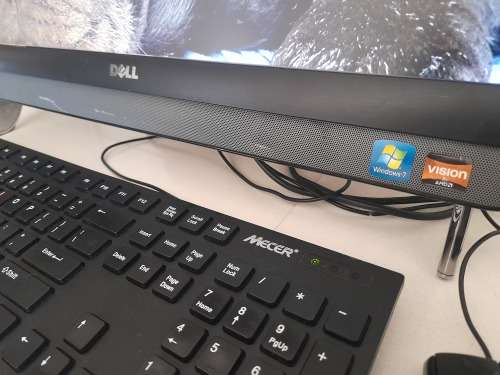 **LIQUIDATION STOCK**DELL INSPIRON ONE 2205, 21INCH ALL IN ONE DESKTOP WITH KEYBOARD AND MOUSE*
