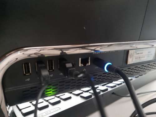 **LIQUIDATION STOCK**DELL INSPIRON ONE 2205, 21INCH ALL IN ONE DESKTOP WITH KEYBOARD AND MOUSE*