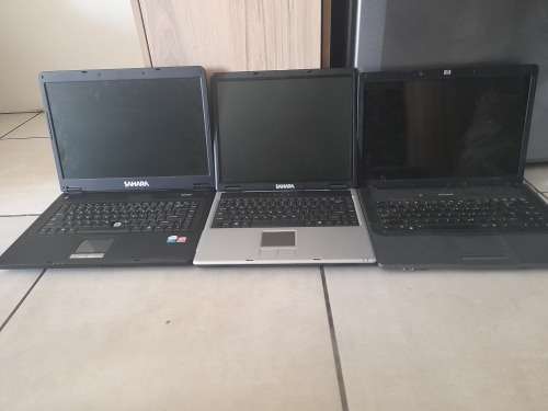 **LIQUIDATION STOCK**BULK LOT OF 3X  LAPTOPS LAPTOPS*POWERING ON BUT SOLD AS IS**