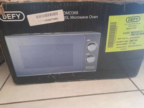 ***PAY DAY DEAL***Defy 20lt Microwave Metallic DMO381*COMES ON NOT HEATING**