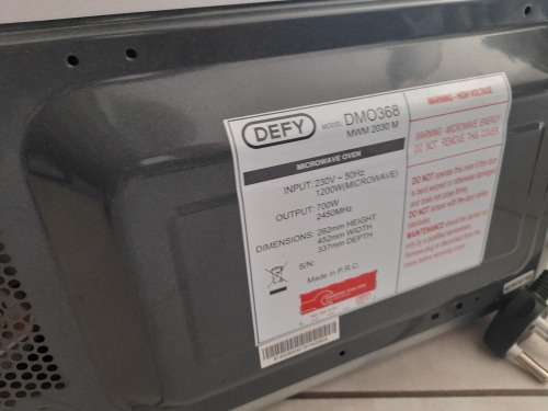 ***PAY DAY DEAL***Defy 20lt Microwave Metallic DMO381*COMES ON NOT HEATING**