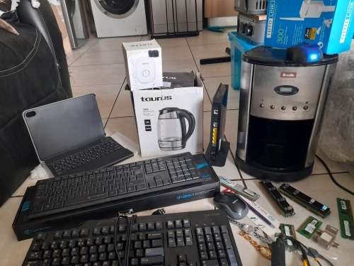 **BULK LOT OF ELECTRONICS*KETTLE,COFFE MACHINE, ROUTERS,RAM,WATCHES,KEYBOARD,MOUSE ETC***