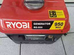 **RYOBI 650W GENERATOR IN BOX*STARTS AND CUTS OUT COULD BE CARB*NOT SURE*SOLD AS IS