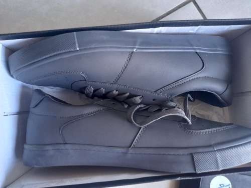 ***BRAND NEW SUPERBALIST KONAN SNEAKER**SIZE 11 IN BOX***R99 FREIGHT**