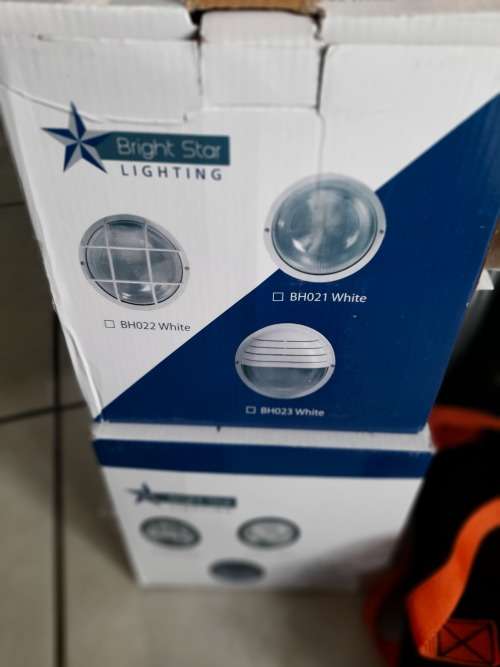 **BULK LOT OF ELECTRONICS*UPS,COFFE MACHIINE,ALVA BBQ COVER,HAIR STRAIGHTNER,NAIL LAMP,LIGHTS ETC***