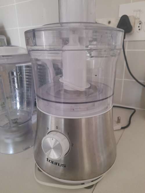 *RESTUARANT LIQUIDATION *TAURUS FOOD PROCESSOR WITH BLENDER JUG*WORKING*R1700 IN  STORE**