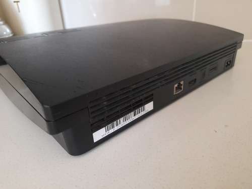***SONY PLAYSTATION 3 WITH NEW REMOTE**THE CONSOLE DOES NOT POWER ON, NOT TESTED FURTHER**