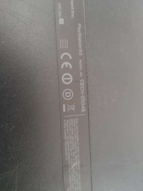 ***SONY PLAYSTATION 3 WITH NEW REMOTE**THE CONSOLE DOES NOT POWER ON, NOT TESTED FURTHER**