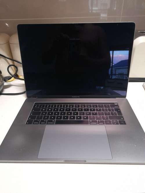**LIQUIDATION STOCK***APPLE  MACBOOK  A1707**NO CHARGER **SOLD AS IS***