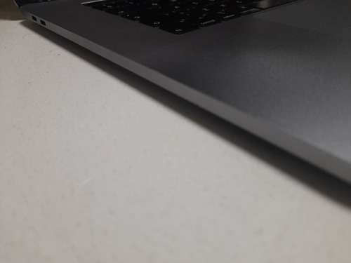 **LIQUIDATION STOCK***APPLE  MACBOOK  A1707**NO CHARGER **SOLD AS IS***