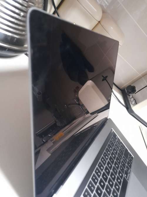 **LIQUIDATION STOCK***APPLE  MACBOOK  A1707**NO CHARGER **SOLD AS IS***