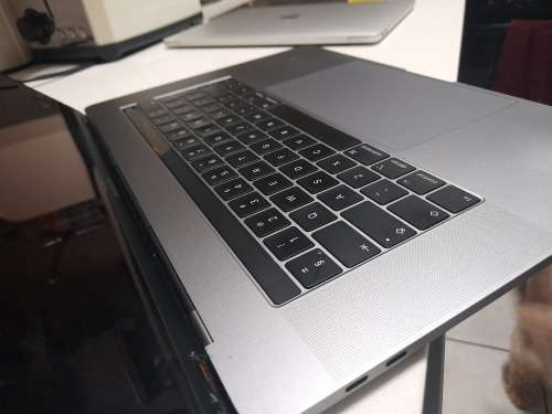 **LIQUIDATION STOCK***APPLE  MACBOOK  A1707**NO CHARGER **SOLD AS IS***